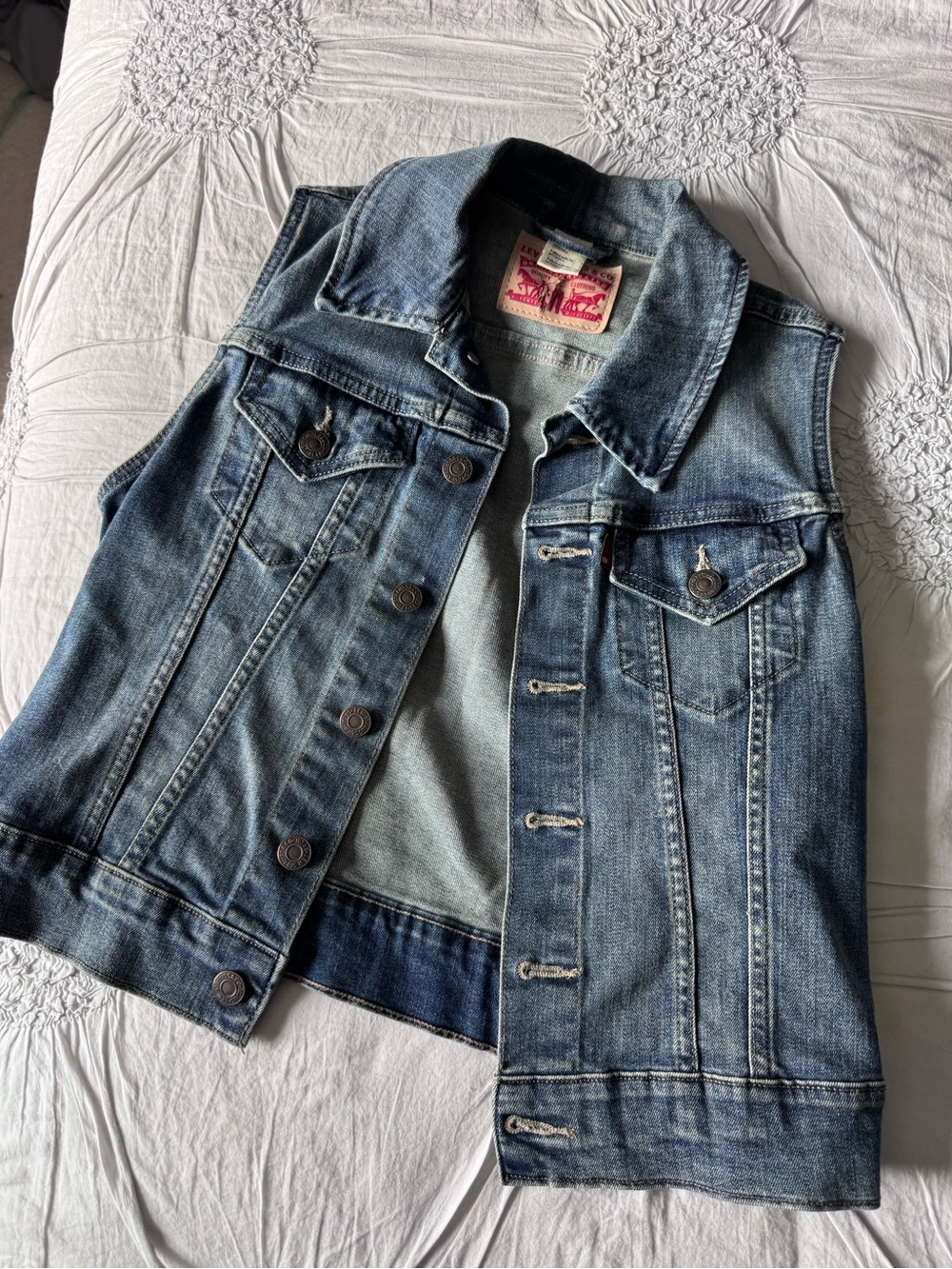 Levi's Women's Blue Sleeveless Denim Jacket Vest